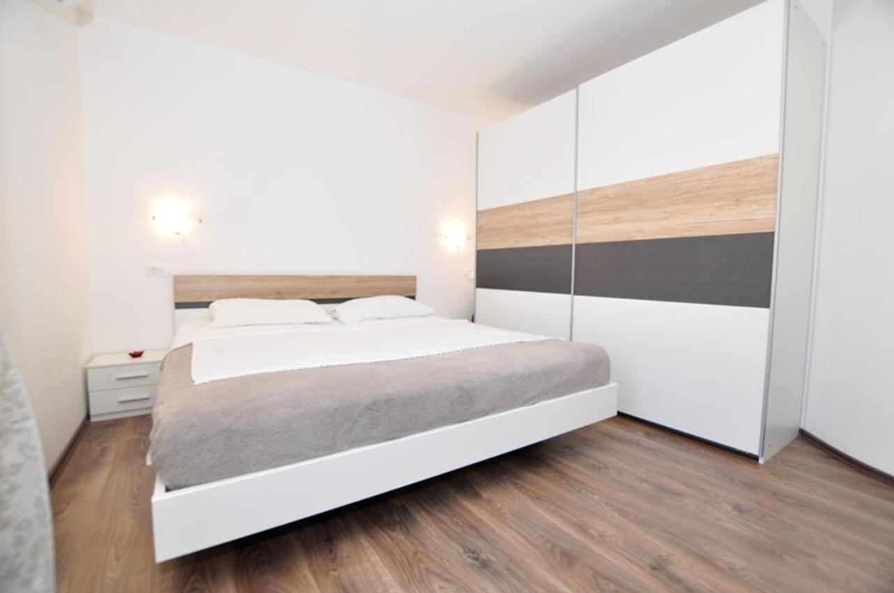 Apartments Zora Tučepi Zewnętrze zdjęcie